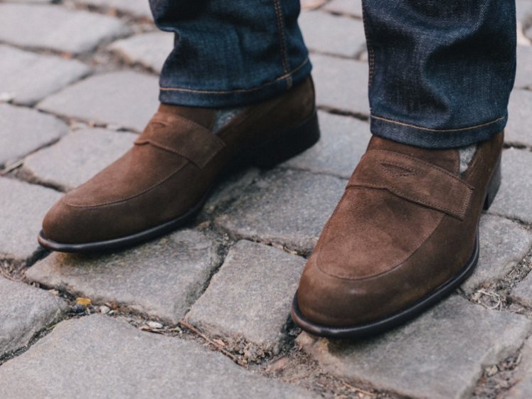 zamszowe_loafersy_jeansy