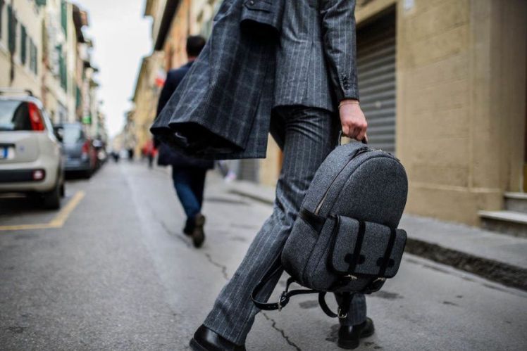 plecak_garnitur_szary