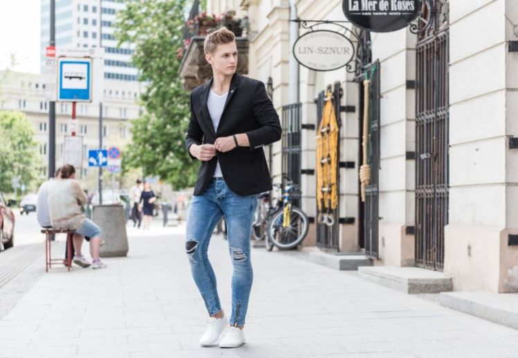 jeansy_z_dziurami_marynarka-zakonczenie-roku-szkolnego_ozonee-pl