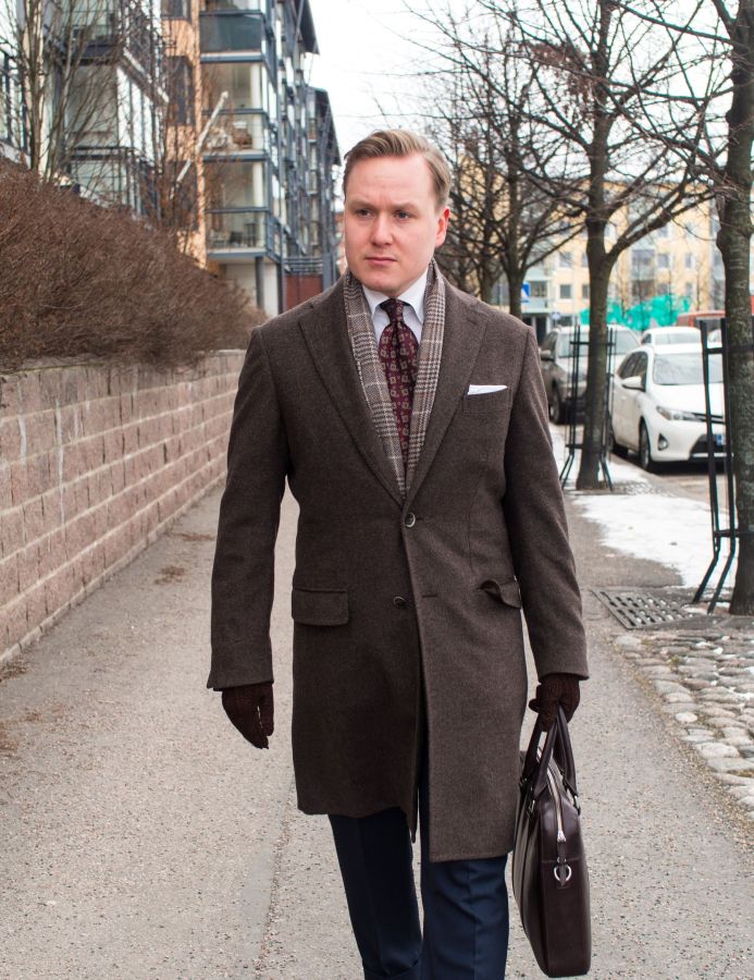 plaszcz_jednorzedowy_ile_guzikow_zapinamy_tnf